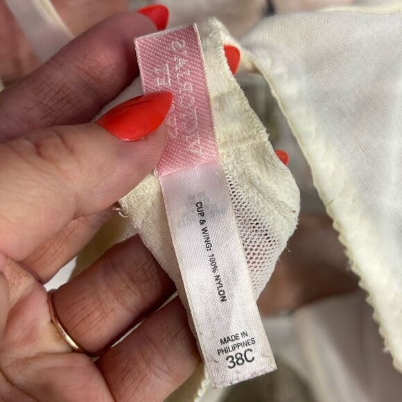 5 for $25🔥Victoria's Secret Off White Wired Bra 38C - Picture 5 of 7